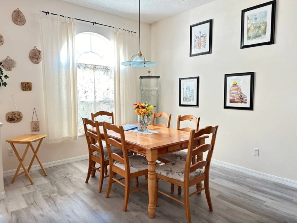 Sarasota Near Siesta Key Beaches Vacation Retreat- Family Friendly Getaway